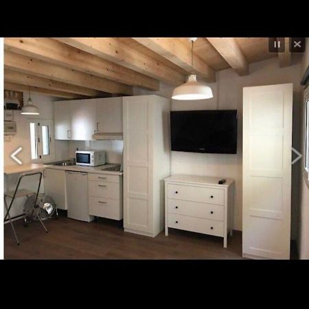 Ferienwohnung Mini Piso Con Escaleras Barcelona Exterior foto